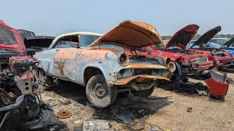 99 1954 Ford Crestline Victoria in Colorado junkyard photo by Murilee Martin