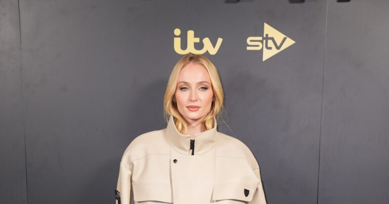 sophie turner attends the