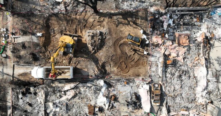 urlhttps3A2F2Fcalifornia times brightspot.s3.amazonaws.com2F832F182F711f4d464ecca6c9b94e54f541e12F1494493 me debris removal altadena 31 ajs