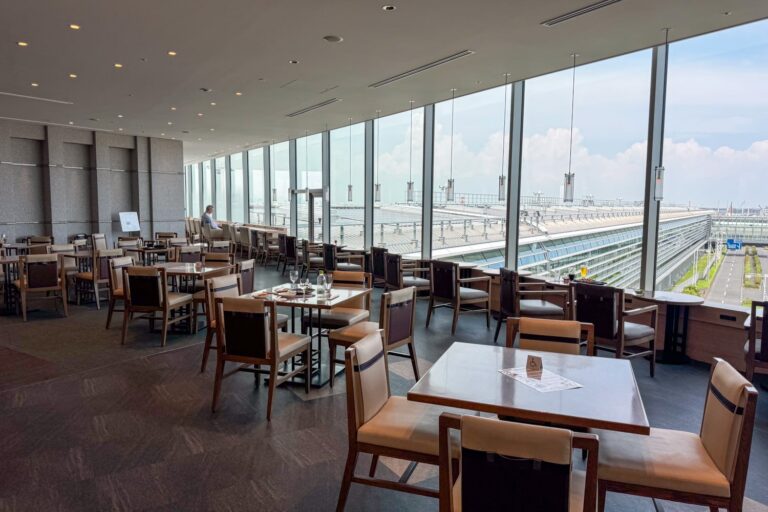 JAL Sakura Lounge Tokyo Haneda Terminal 3 29