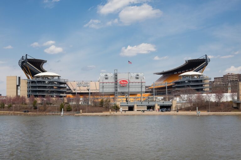 Pittsburgh Steelers Howard Hanna 484813049